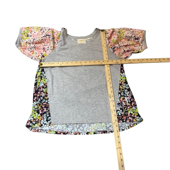 Anthropologie Gray Suzanne Tee with Floral Sleeves - Picture 5 of 9